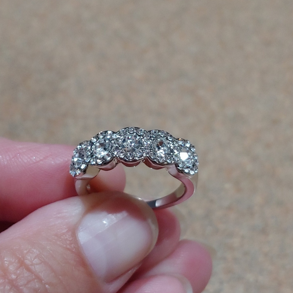 Gorgeous Silver Plated CZ Ring!!!